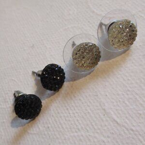 2 pairs of stud earrings, Black, Champagne, Unused,